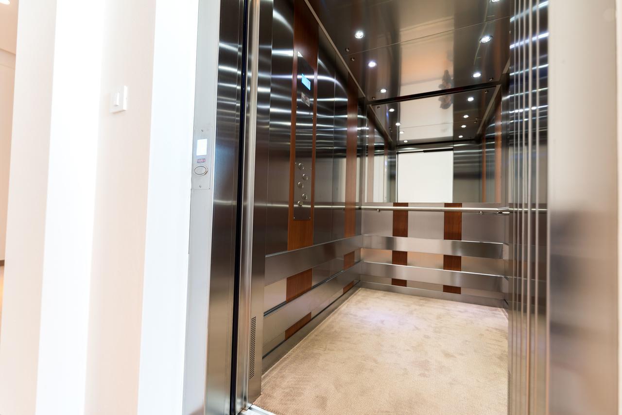 Hotel Novitas ליבנו מראה חיצוני תמונה
