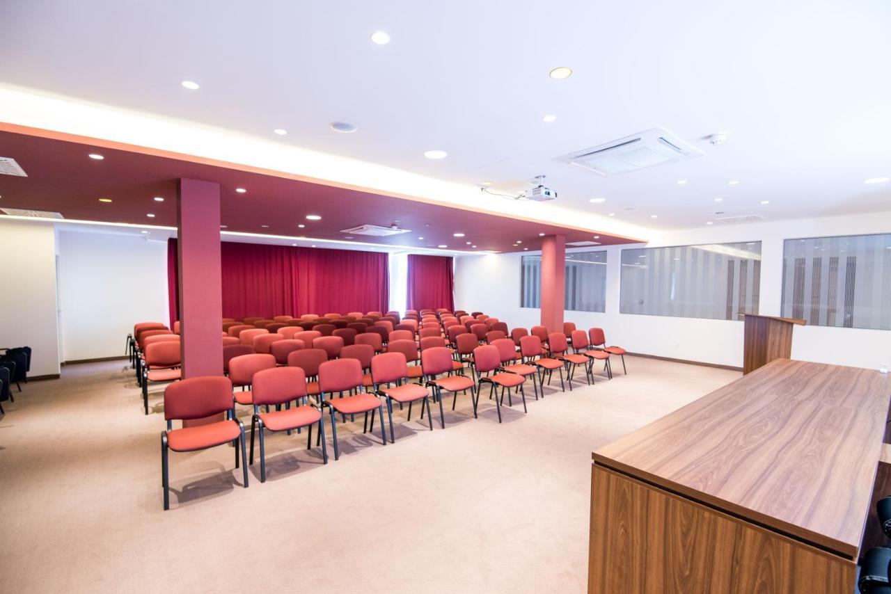 Hotel Novitas ליבנו מראה חיצוני תמונה